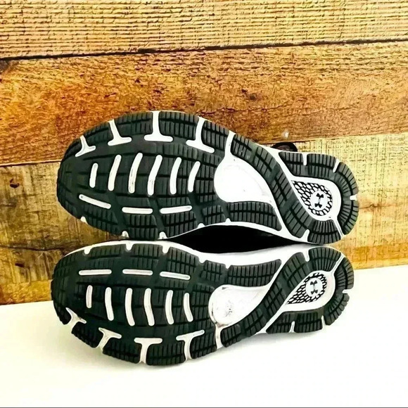 Under Armour HOVR Sonic 4 Sneakers - Picture 6 of 8